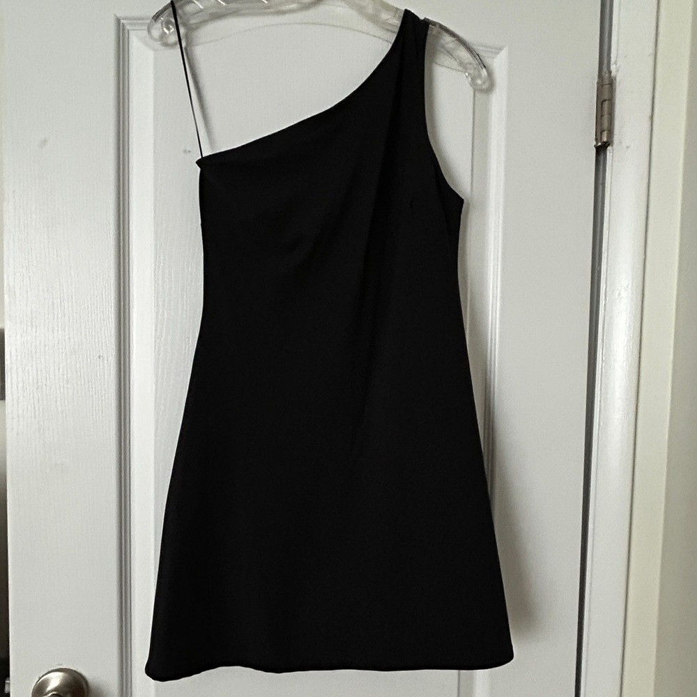 Abercrombie & Fitch One-Shoulder Traveler Mini Dress
Tennis dress Skort Small